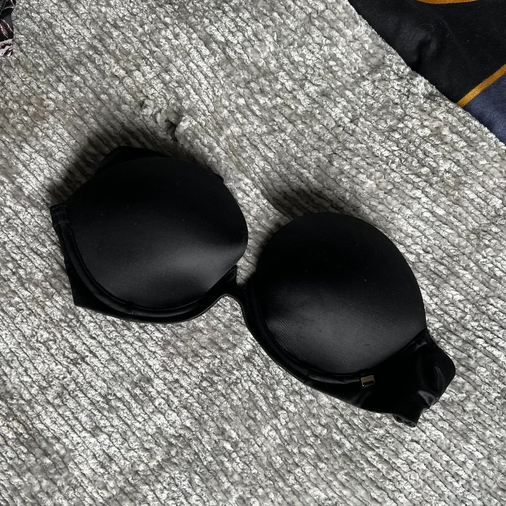 Black Strapless Bra